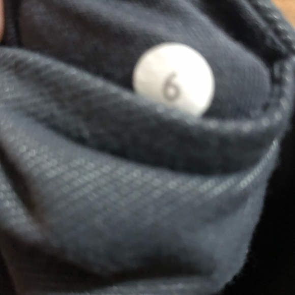 Lululemon Ladies Crops - Picture 6 of 6